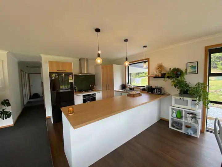 Enchanted Retreat In Greymouth Shared With Host Exterior photo